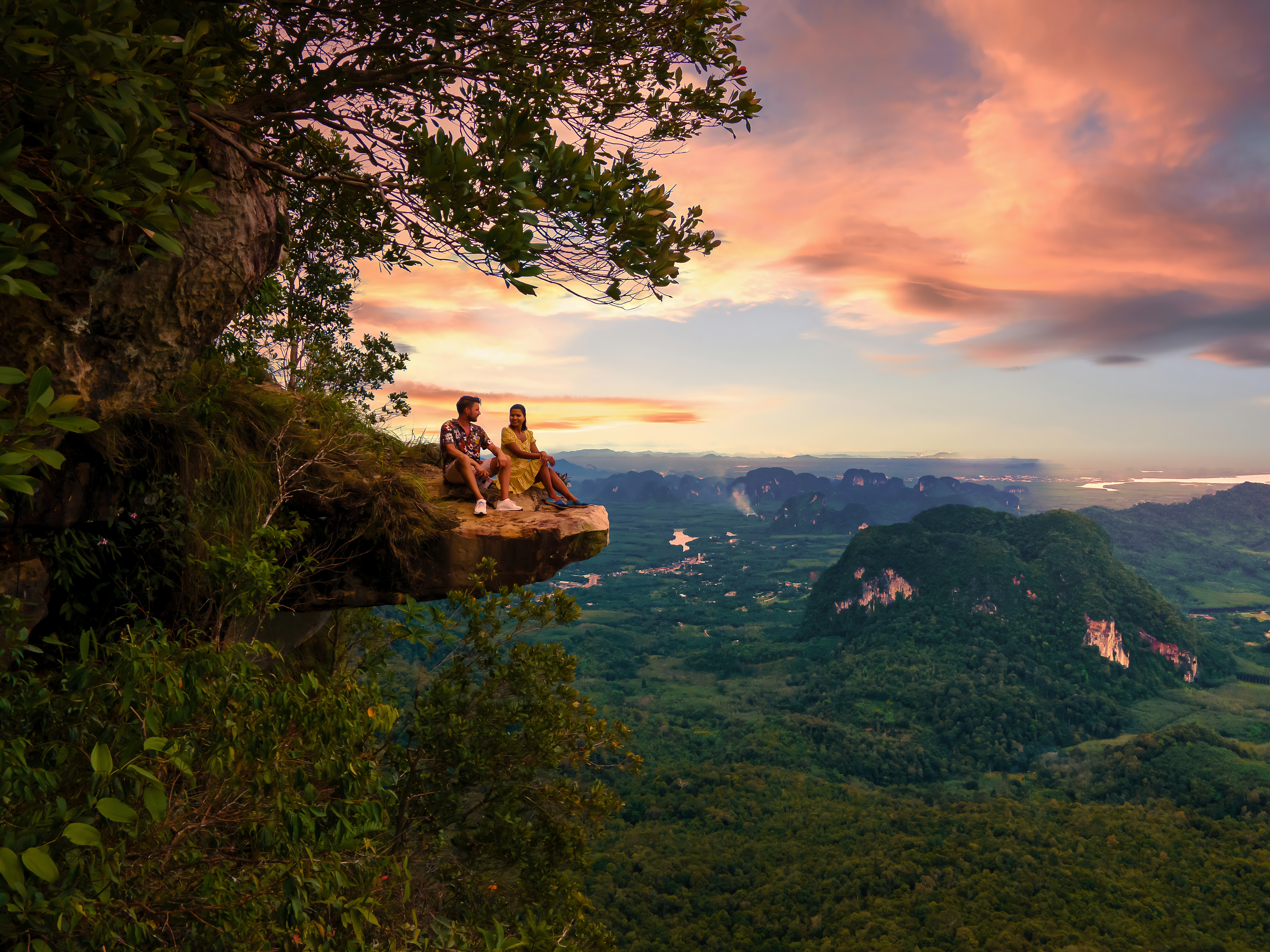 03_dragon-crest-mountain-krabi-thailand-a-young-trav-2023-11-27-05-09-31-utc.jpg